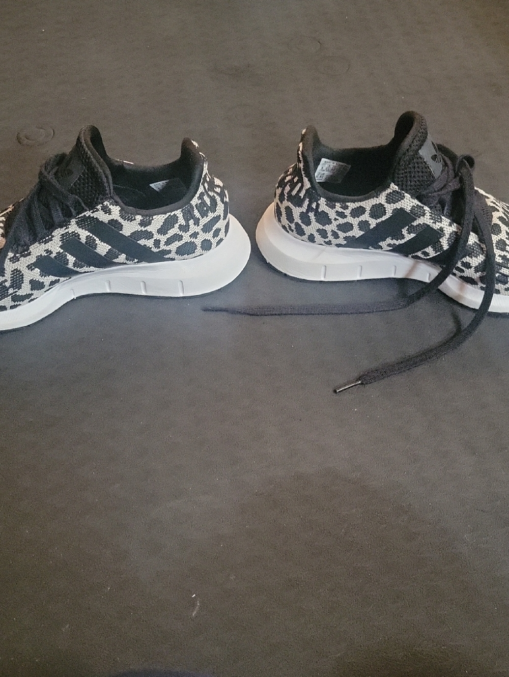 adidas Women's Black & White Knit Leopard Cheetah Pattern Sneakers 8 - Picture 8 of 9